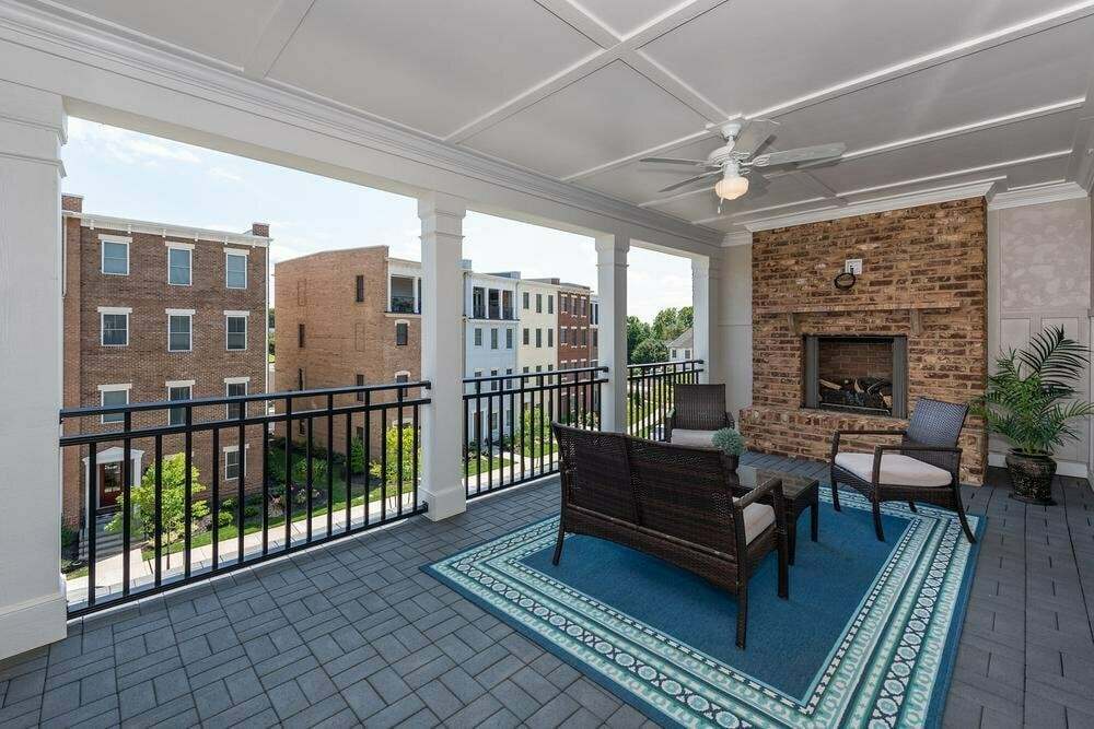 Wood Rooftop Decks Vs. Traditional Pavers