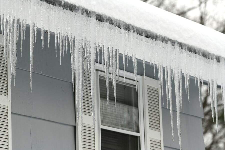 How To Prevent a Roof Ice Dam From Forming