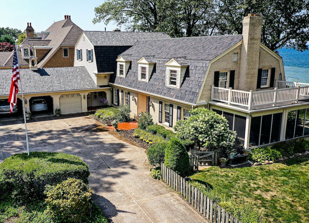 Dutch Colonial Gambrel Roof